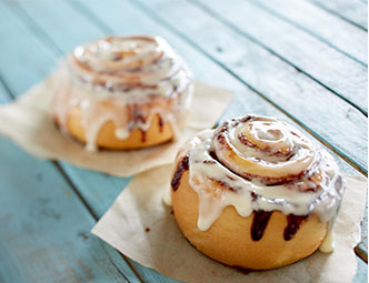 Featured image of post Steps to Prepare Cinnabon Classic Roll